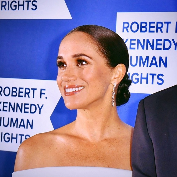 NEW Designer Celeb Inspired Yellow Gold-Plated CZ Leaf Vine Chandelier Earrings - Picture 10 of 16